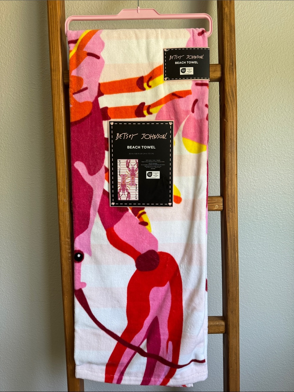 🦞🌴 Betsey Johnson Lobster Beach Towel – Bright, Playful & Summer Ready! 🌴🦞 - Picture 5 of 7